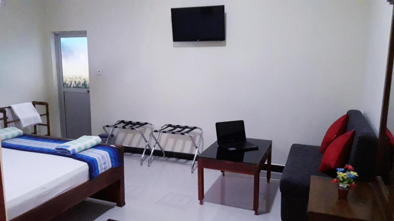 The Max Villa Negombo Exterior foto